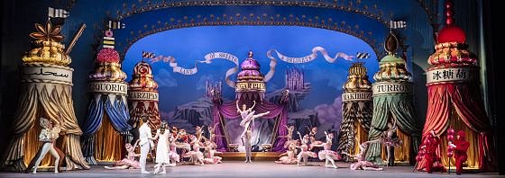 Soutěžte o vouchery a sledujte stovky divadelních představení na Dramox