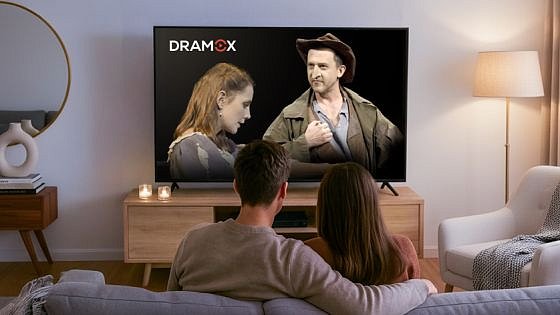 Soutěžte a sledujte stovky divadelních představení na Dramox