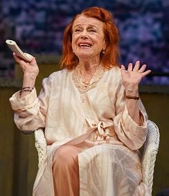 Vyhrajte vstupenky na komfortní letní scénu Divadla Kalich